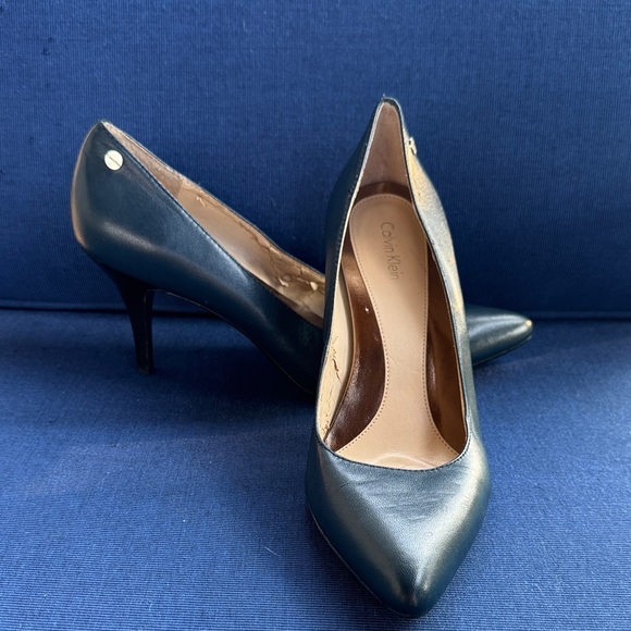 Calvin Klein Elegant Green Heels - Picture 1 of 9